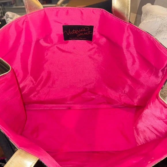 Victoria’s Secret Tote Bundle Bag + Makeup Case + Cozy Slipper Socks Set - Picture 7 of 15